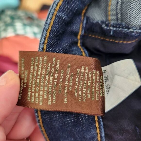 Kut Women's Dark Wash Blue Low Rise Farrah Baby Bootcut Denim Jeans Size 6 - Picture 13 of 14